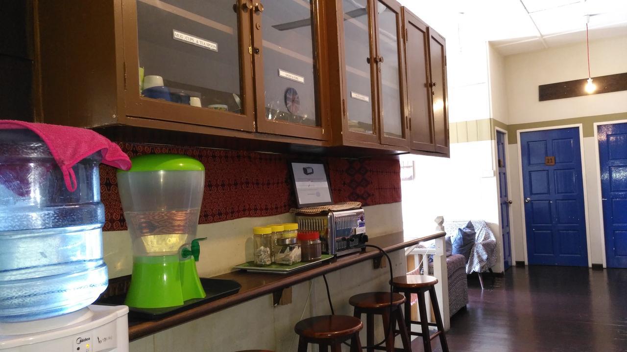 Borneo Backpackers Vandrarhem Kota Kinabalu Exteriör bild